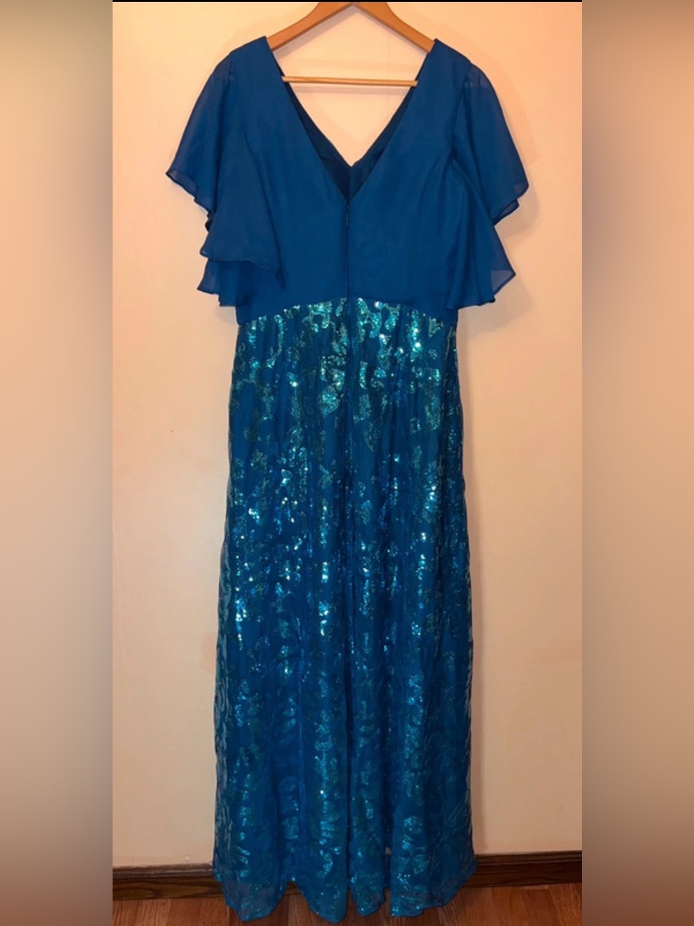Royal Blue Flutter-Sleeve Sequin Wedding Prom gown New without tags
